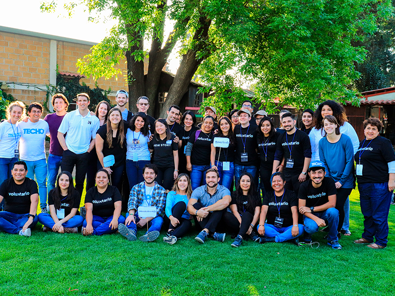 Voluntariado Adobe Home